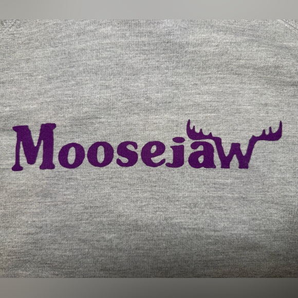 Moosejaw Gray Women’s Mountaineering Sweatshirt with Purple Text Size Small - Picture 8 of 8